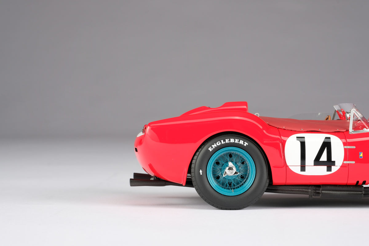 Ferrari 250 TR - 1958 Le Mans Winner - 1:18 scale model by Amalgam Collection