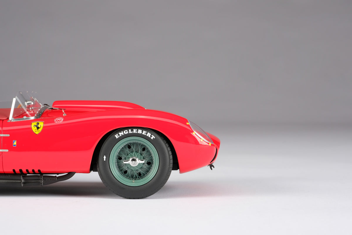 Ferrari 250 TR - 1958 Le Mans Winner - 1:18 scale model by Amalgam Collection