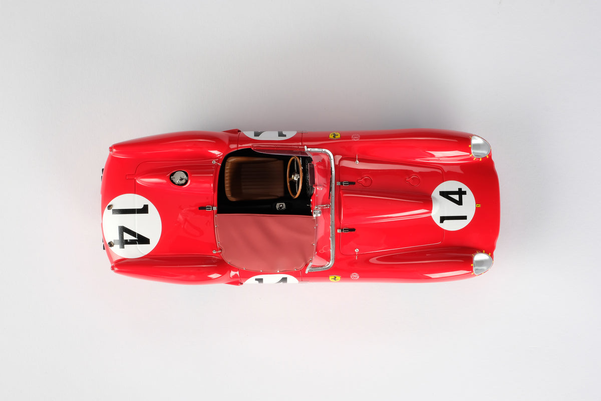 Ferrari 250 TR - 1958 Le Mans Winner - 1:18 scale model by Amalgam Collection