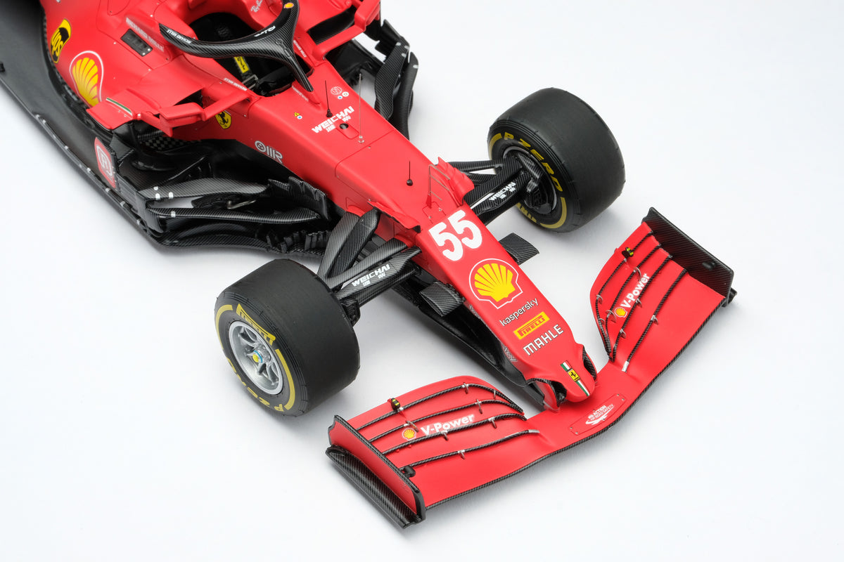 Ferrari SF21 - Livrée de la saison 2021 - Carlos Sainz - Échelle 1:18