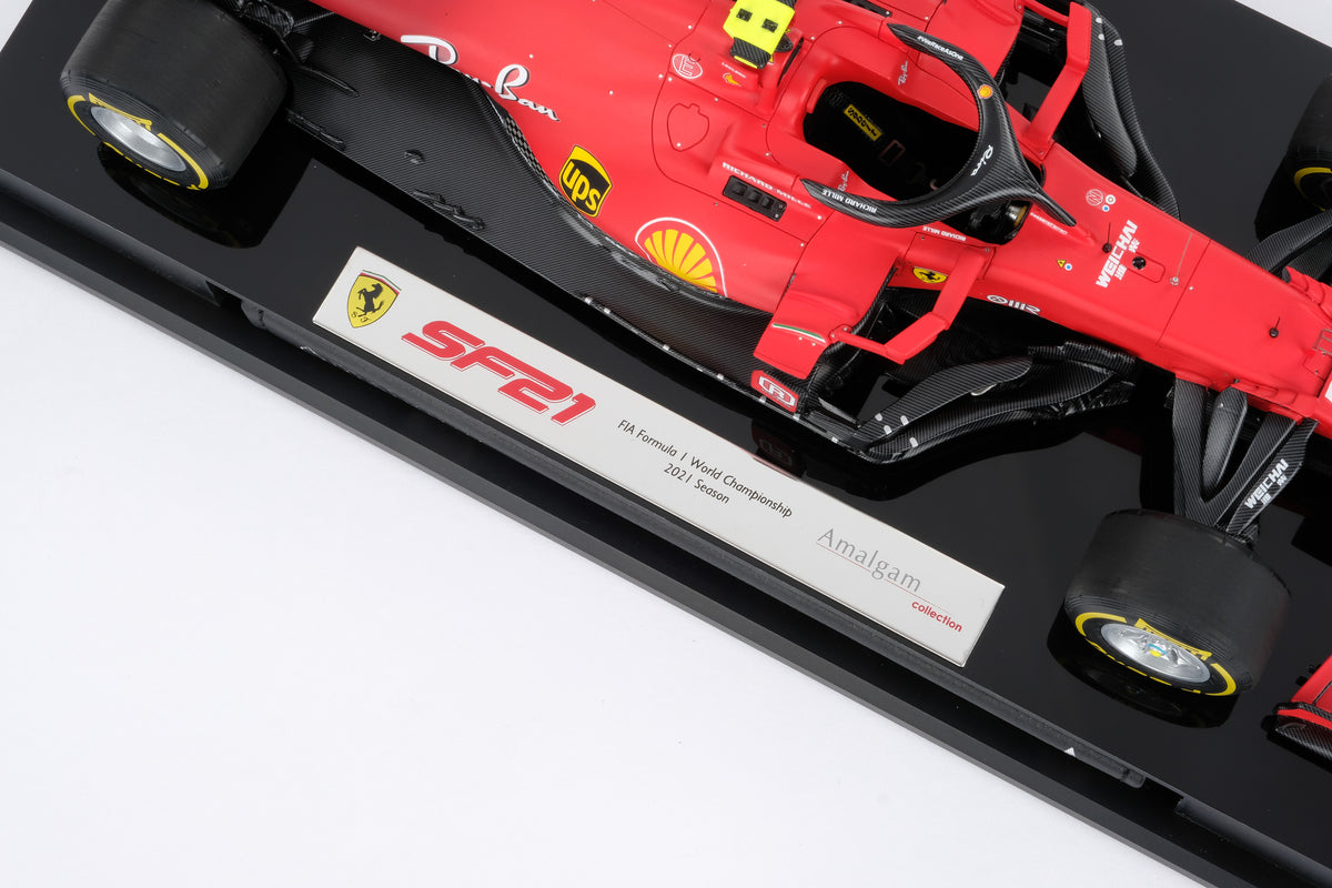 Ferrari SF21 - Livrée de la saison 2021 - Carlos Sainz - Échelle 1:18