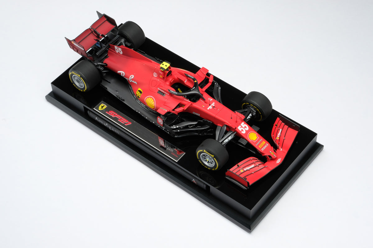 Ferrari SF21 - Livrée de la saison 2021 - Carlos Sainz - Échelle 1:18