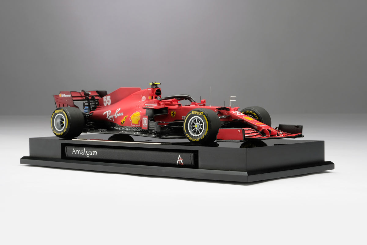 Ferrari SF21 - Livrée de la saison 2021 - Carlos Sainz - Échelle 1:18