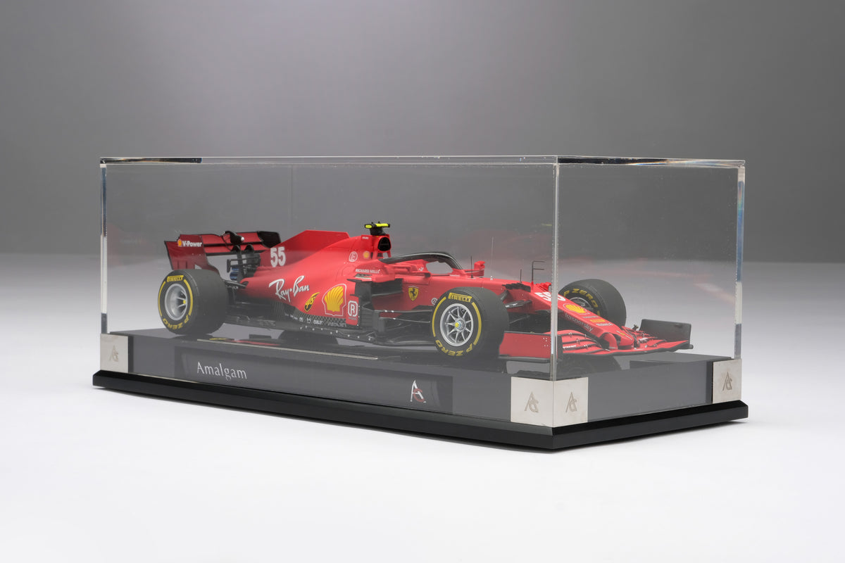 Ferrari SF21 - Livrée de la saison 2021 - Carlos Sainz - Échelle 1:18