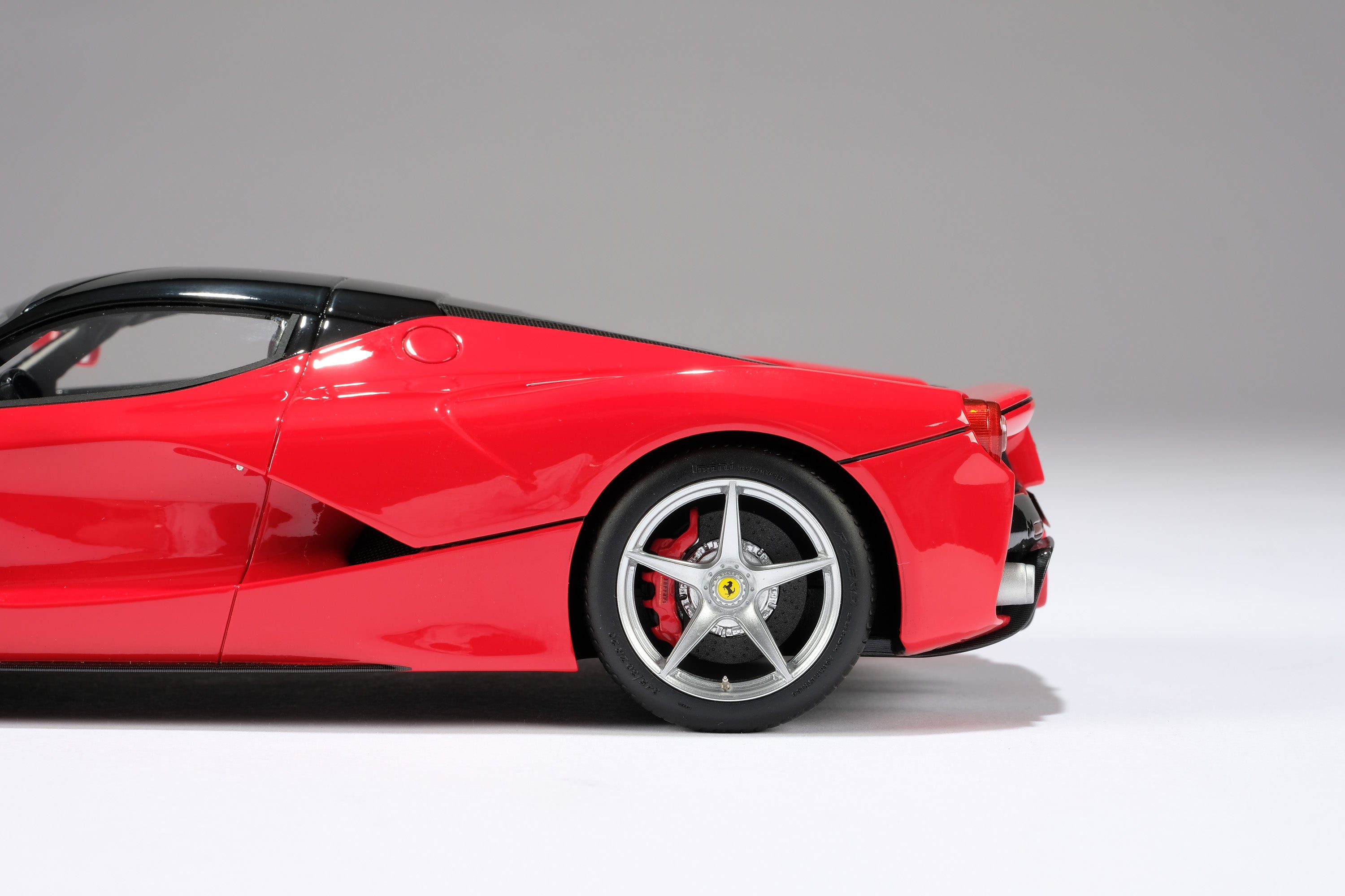 Amalgam LaFerrari 赤 1/18 スケール Ferrari LaFerrari 1:18 – Amalgam Collection