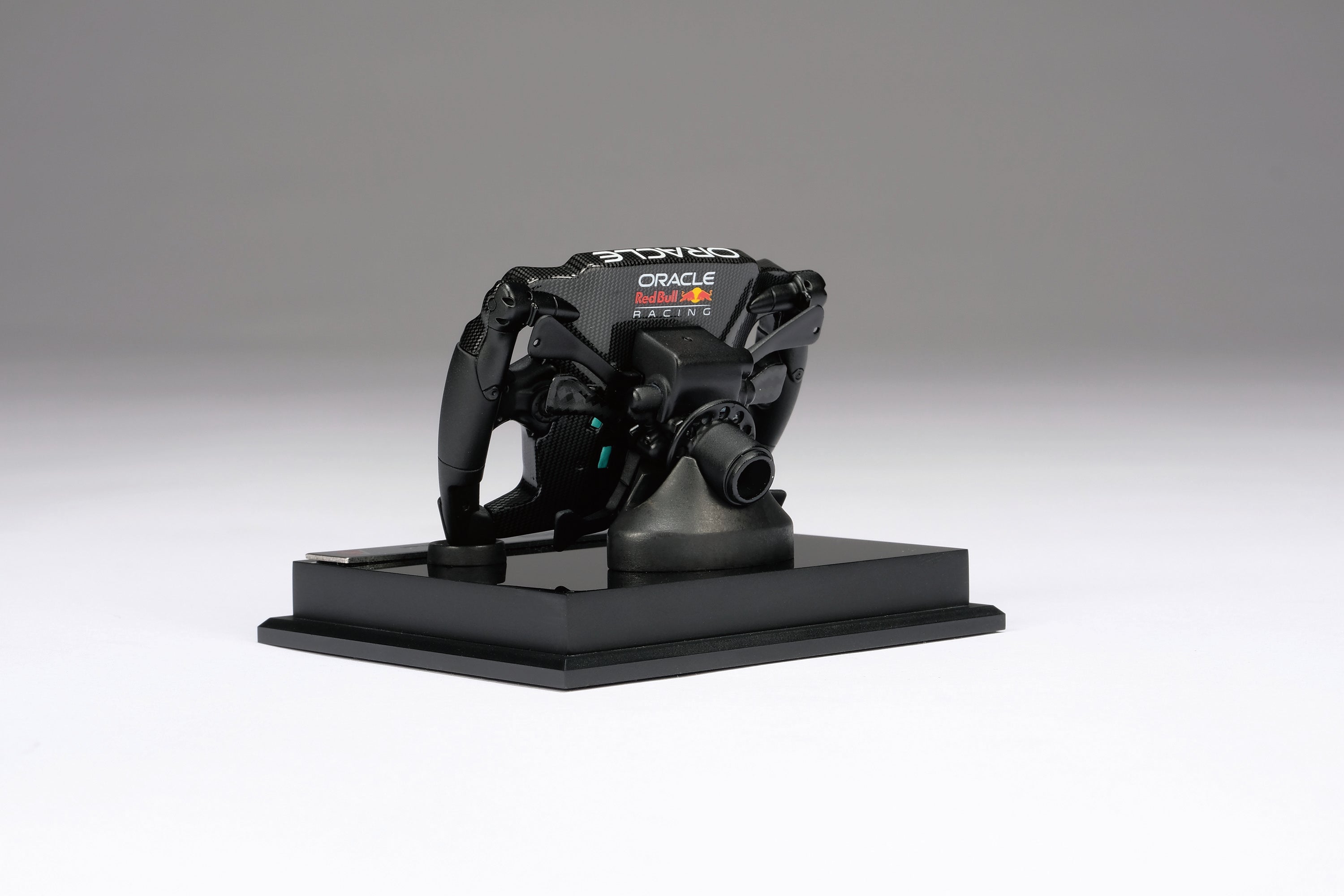 オラクル レッドブル レーシング RB19 (2023) ステアリング ホイール