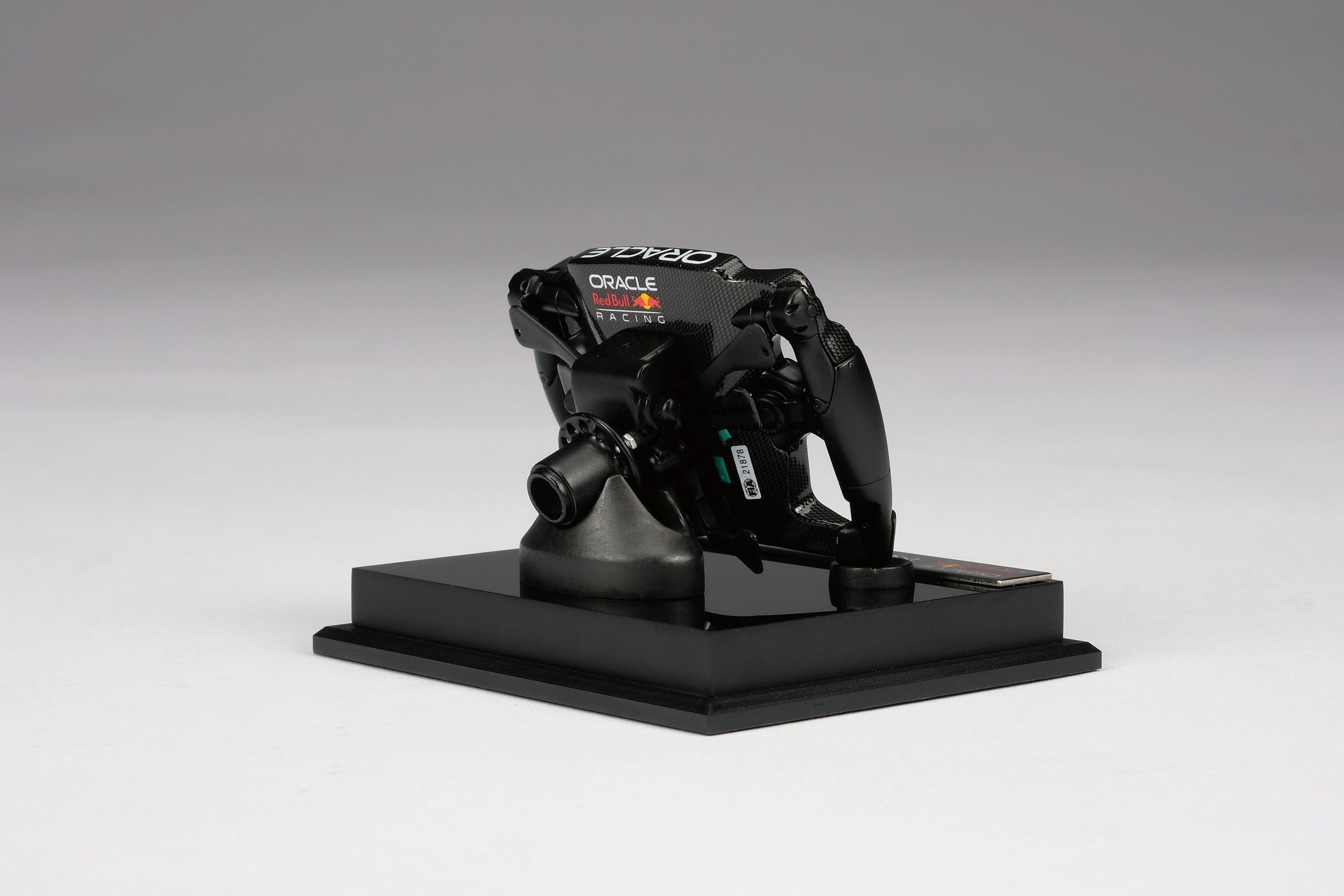 オラクル レッドブル レーシング RB18 (2022) ステアリング ホイール