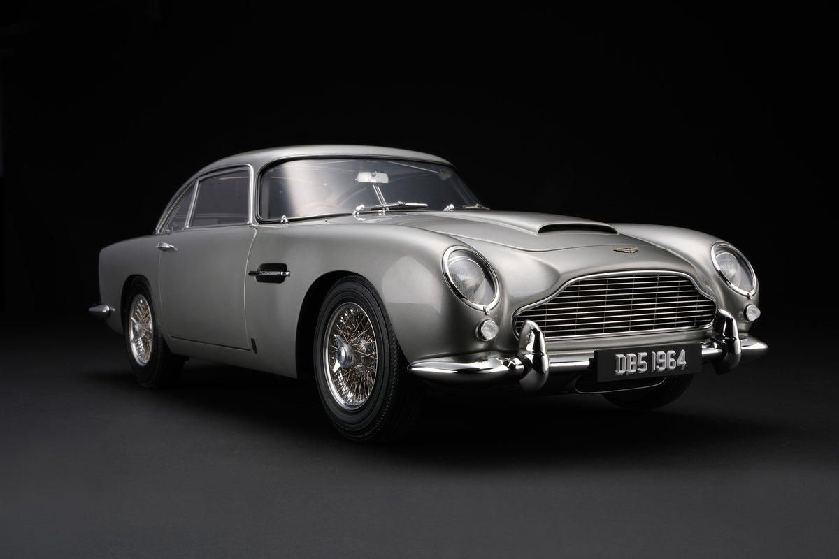 Aston Martin DB5 Vantage (1964) - 1:8 scale