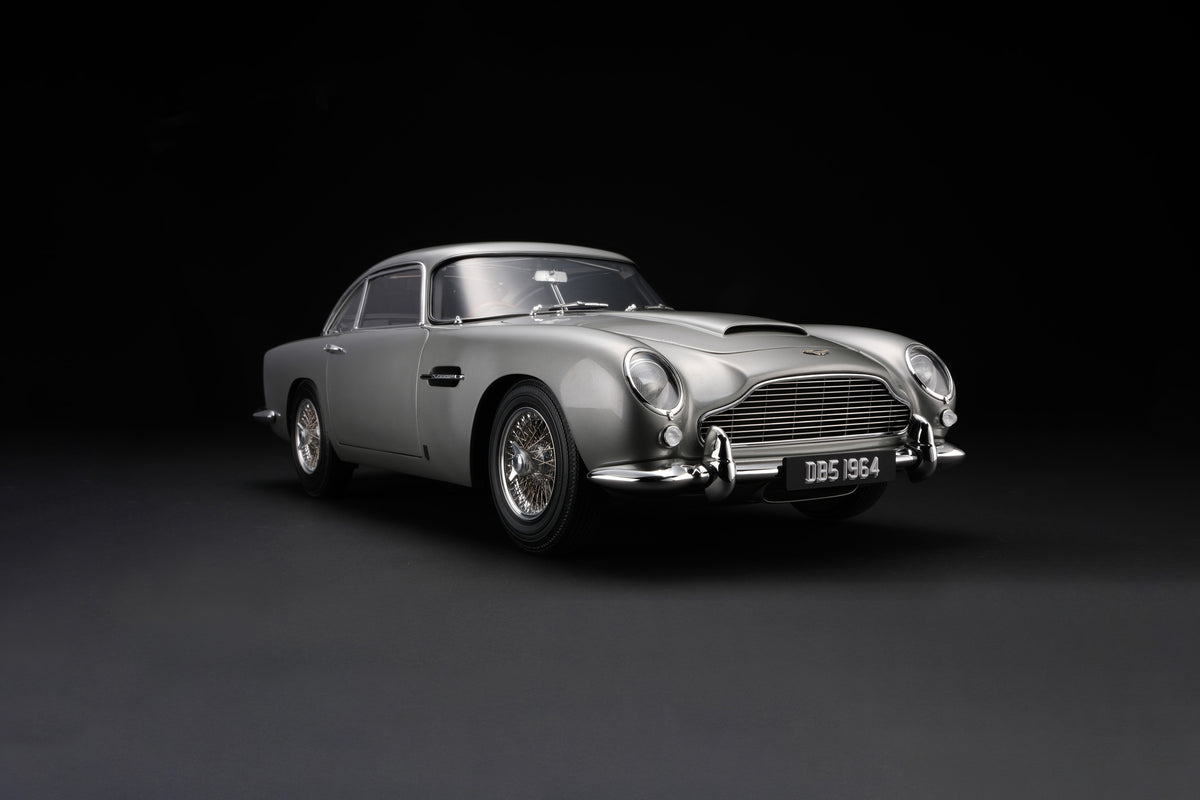 Aston Martin DB5 Vantage (1964) - 1:8 scale