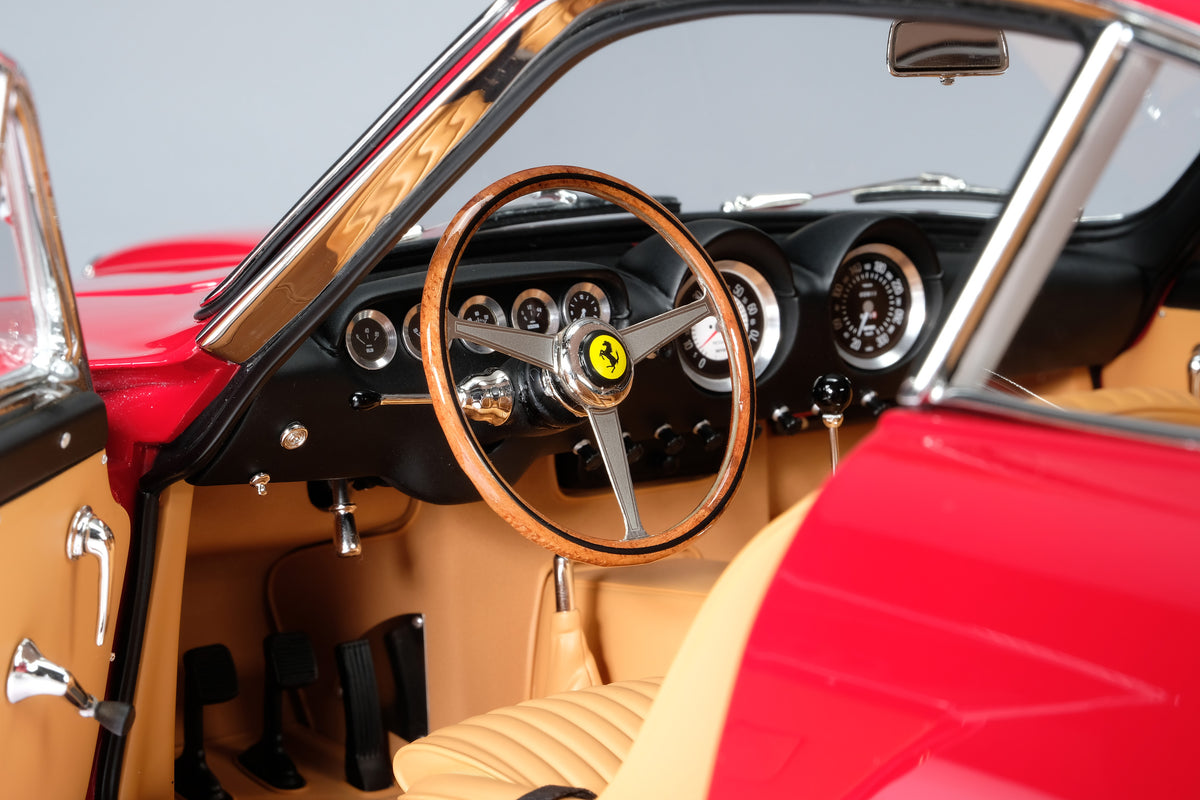 Ferrari 250 GT Lusso (1962) - Échelle 1:8