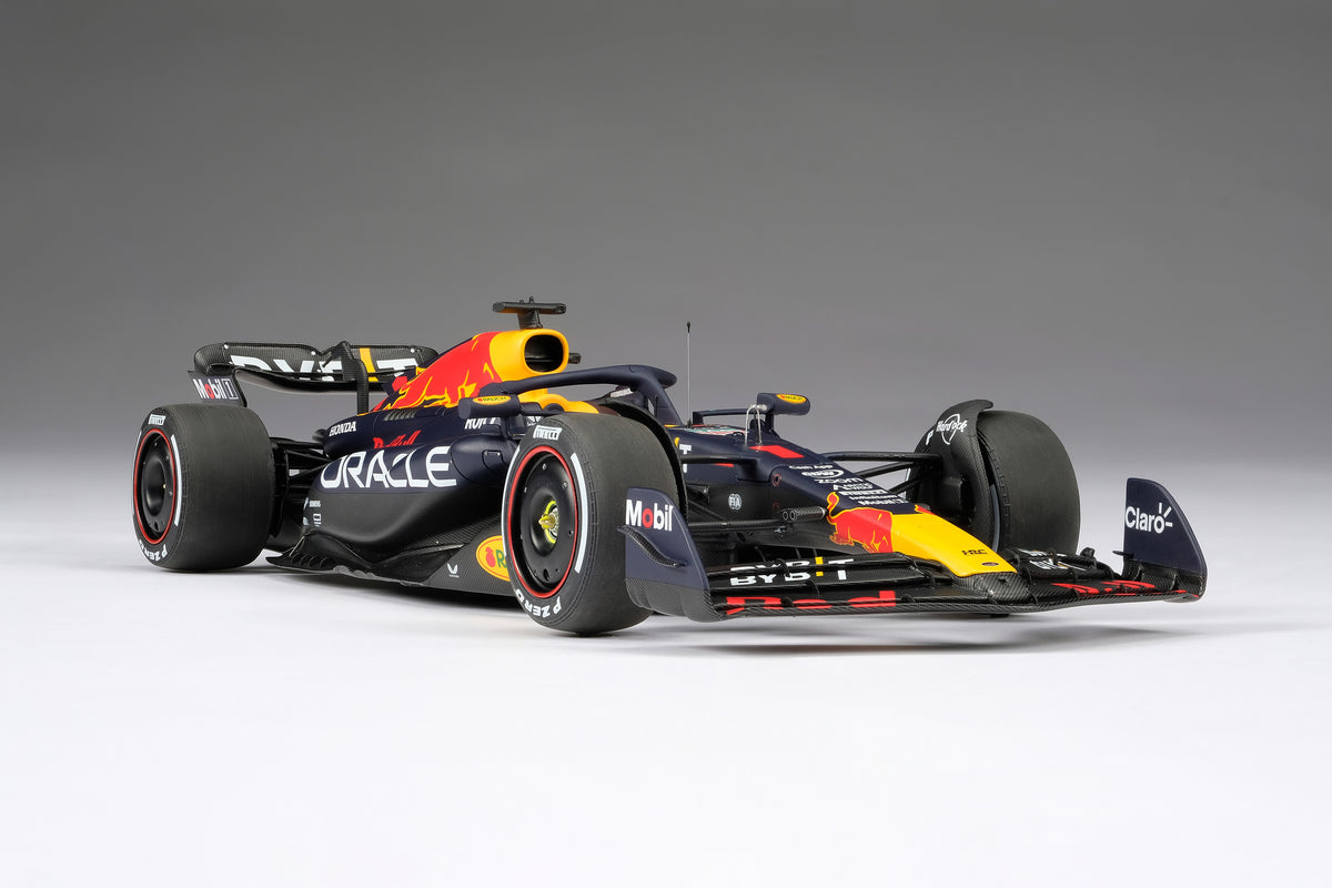 Oracle Red Bull Racing RB19 - Max Verstappen