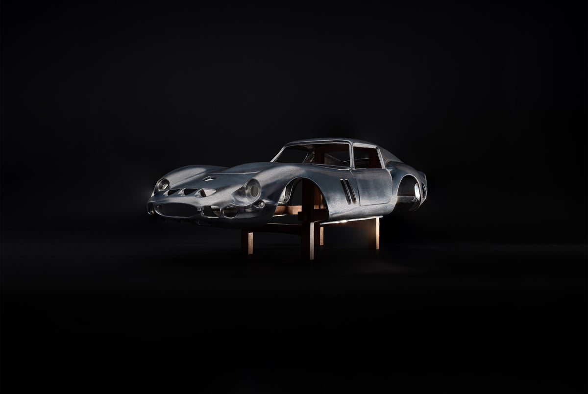 Réplique de la Ferrari 250 GTO à carrosserie en aluminium - Finition martelée