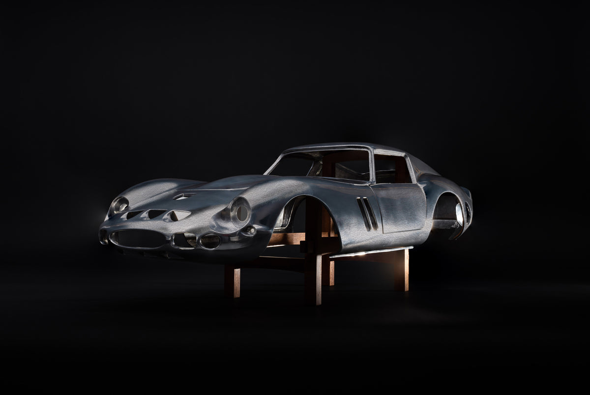 Réplique de la Ferrari 250 GTO à carrosserie en aluminium - Finition martelée