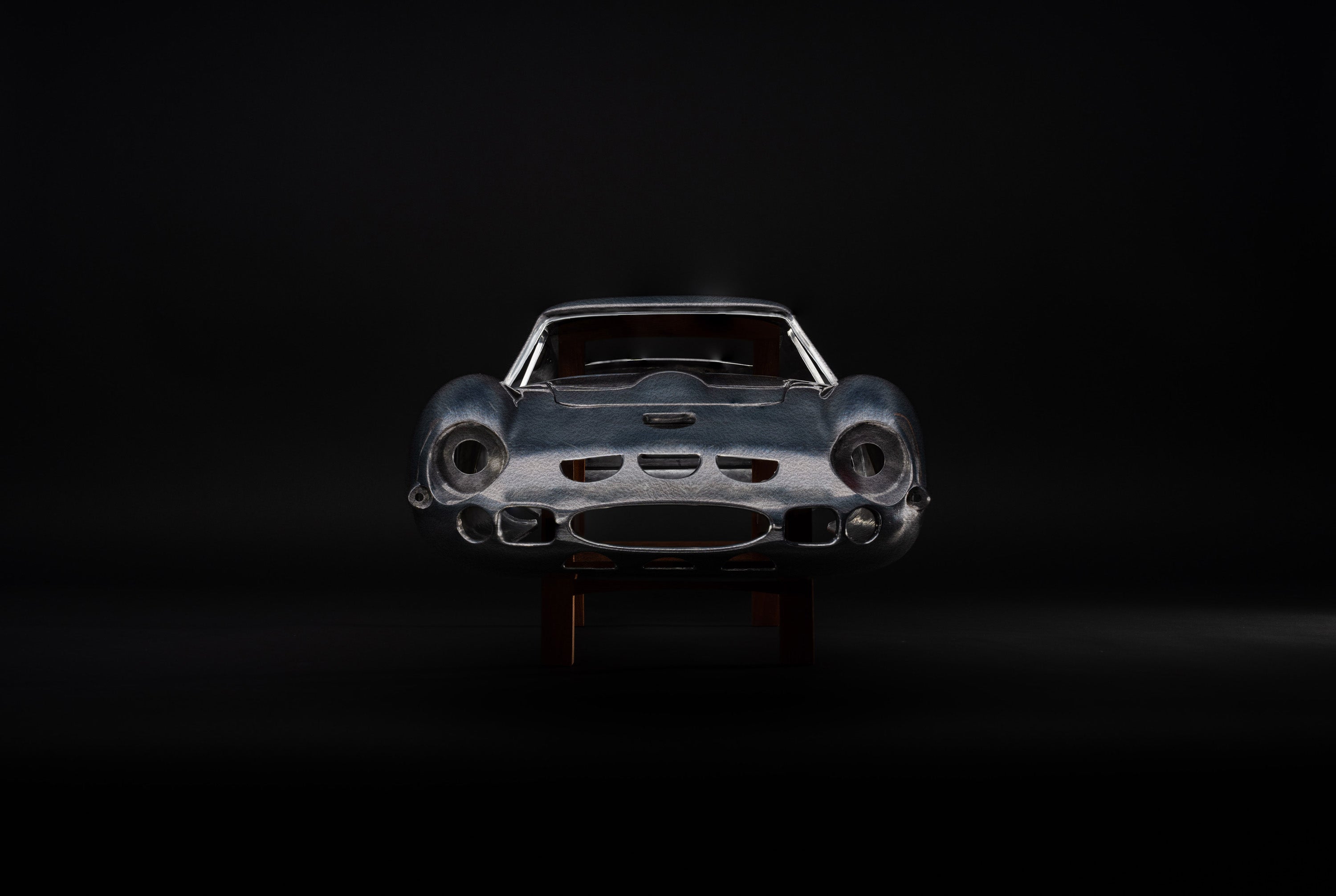 フェラーリ 250 GTO アルミボディ レプリカ - ハンマー仕上げ