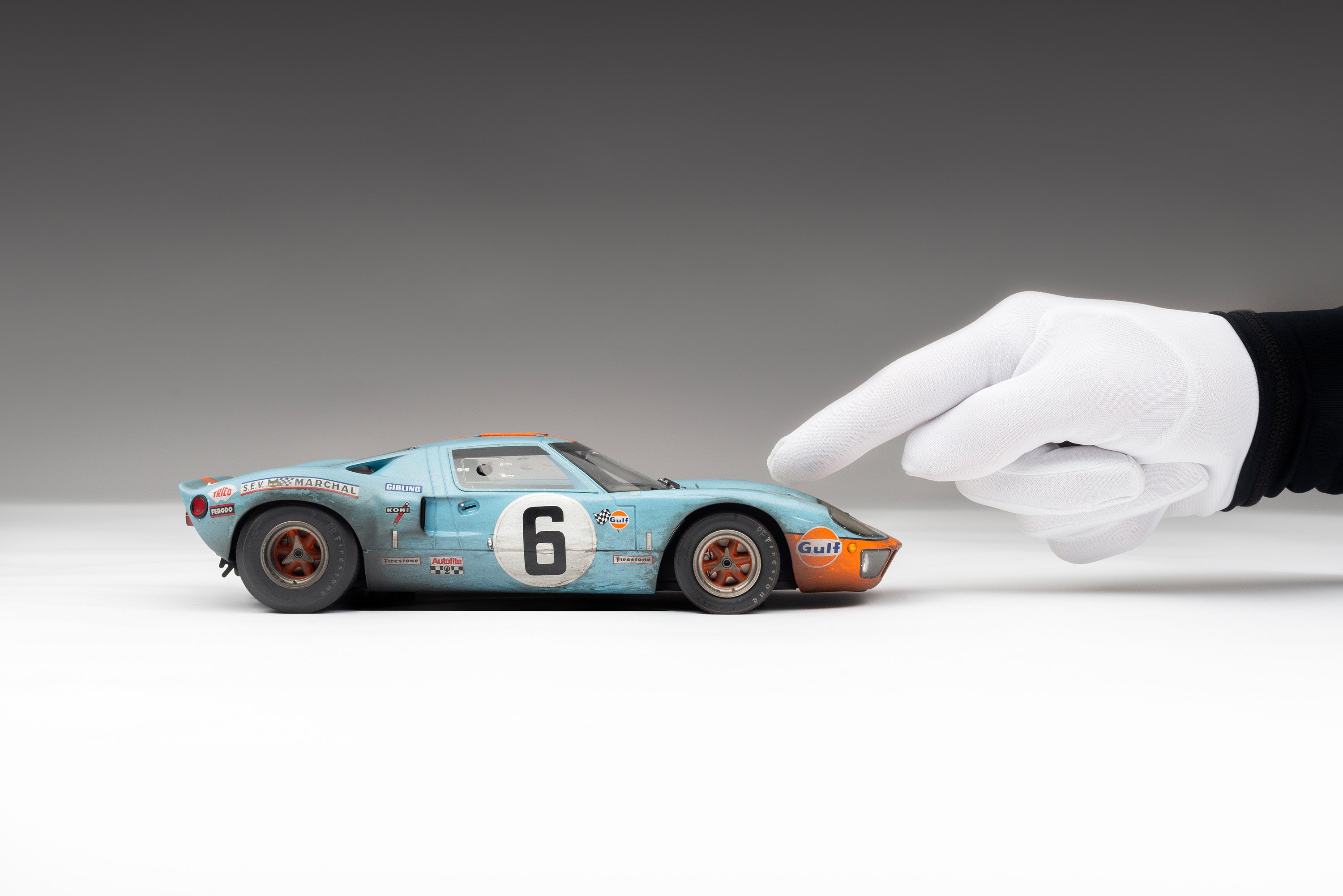 JOUEFエボリューション製 フォードＧＴ４０ 　１９６９ル・マン優勝　1/18 die cast 1:18 Ford GT-40 Lemans 69 Jouef Evolution / MIB BRAND NEW
