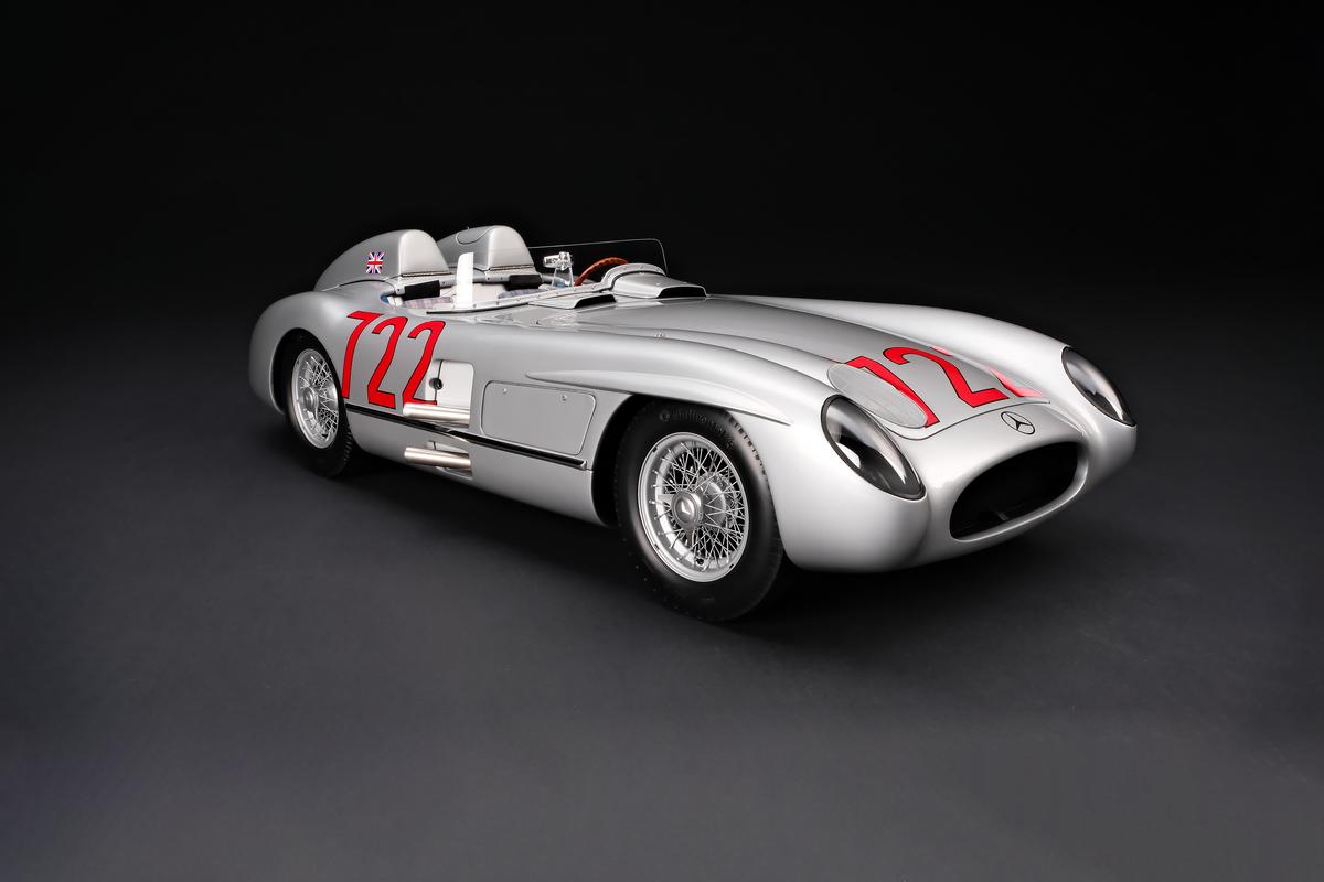 Mercedes-Benz 300 SLR - #722 - 1955 Mille Miglia Winner - Stirling Moss & Denis Jenkinson - 1:8 scale