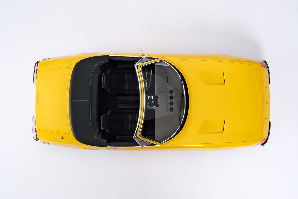 Ferrari 365 GTS/4 "Daytona" Spider (1969) - In Yellow - 1:8 scale