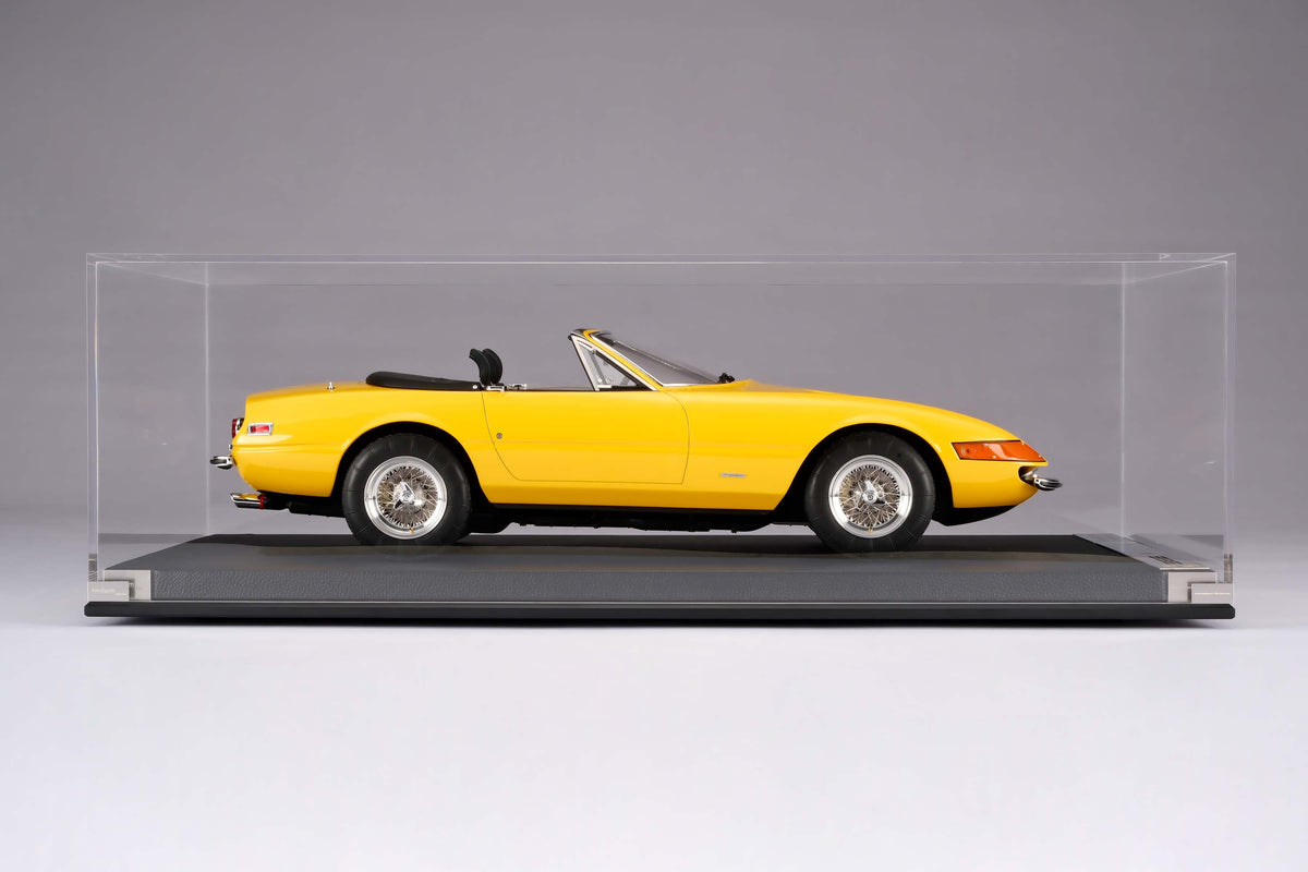 Ferrari 365 GTS/4 "Daytona" Spider (1969) - In Yellow - 1:8 scale