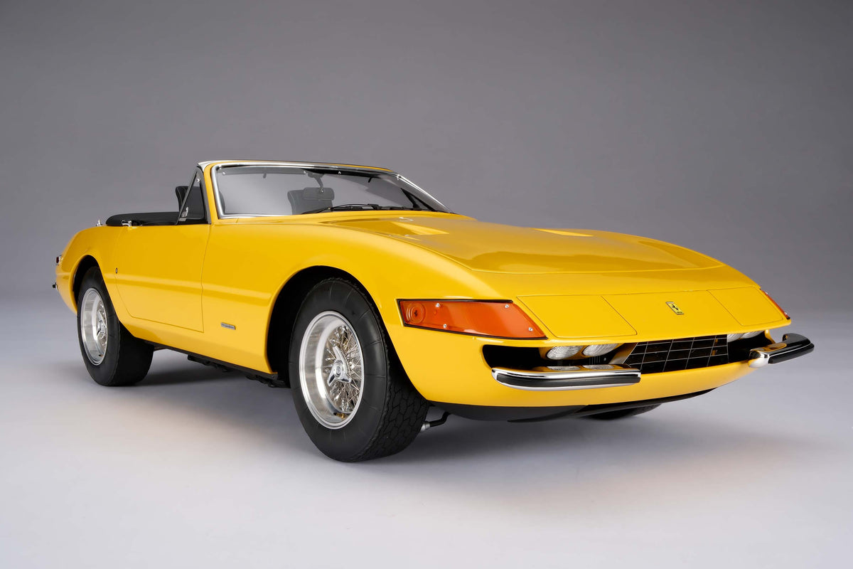 Ferrari 365 GTS/4 "Daytona" Spider (1969) - In Yellow - 1:8 scale