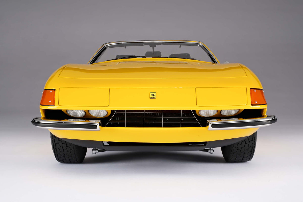 Ferrari 365 GTS/4 "Daytona" Spider (1969) - In Yellow - 1:8 scale