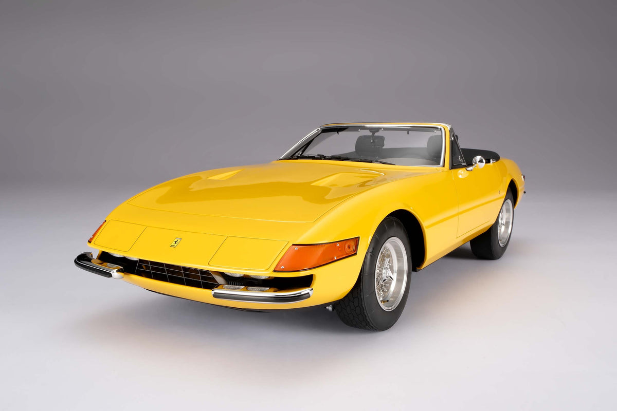 Ferrari 365 GTS/4 "Daytona" Spider (1969) - In Yellow - 1:8 scale