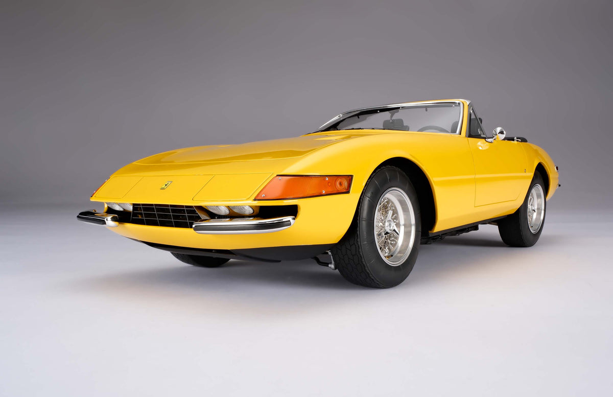 Ferrari 365 GTS/4 "Daytona" Spider (1969) - In Yellow - 1:8 scale