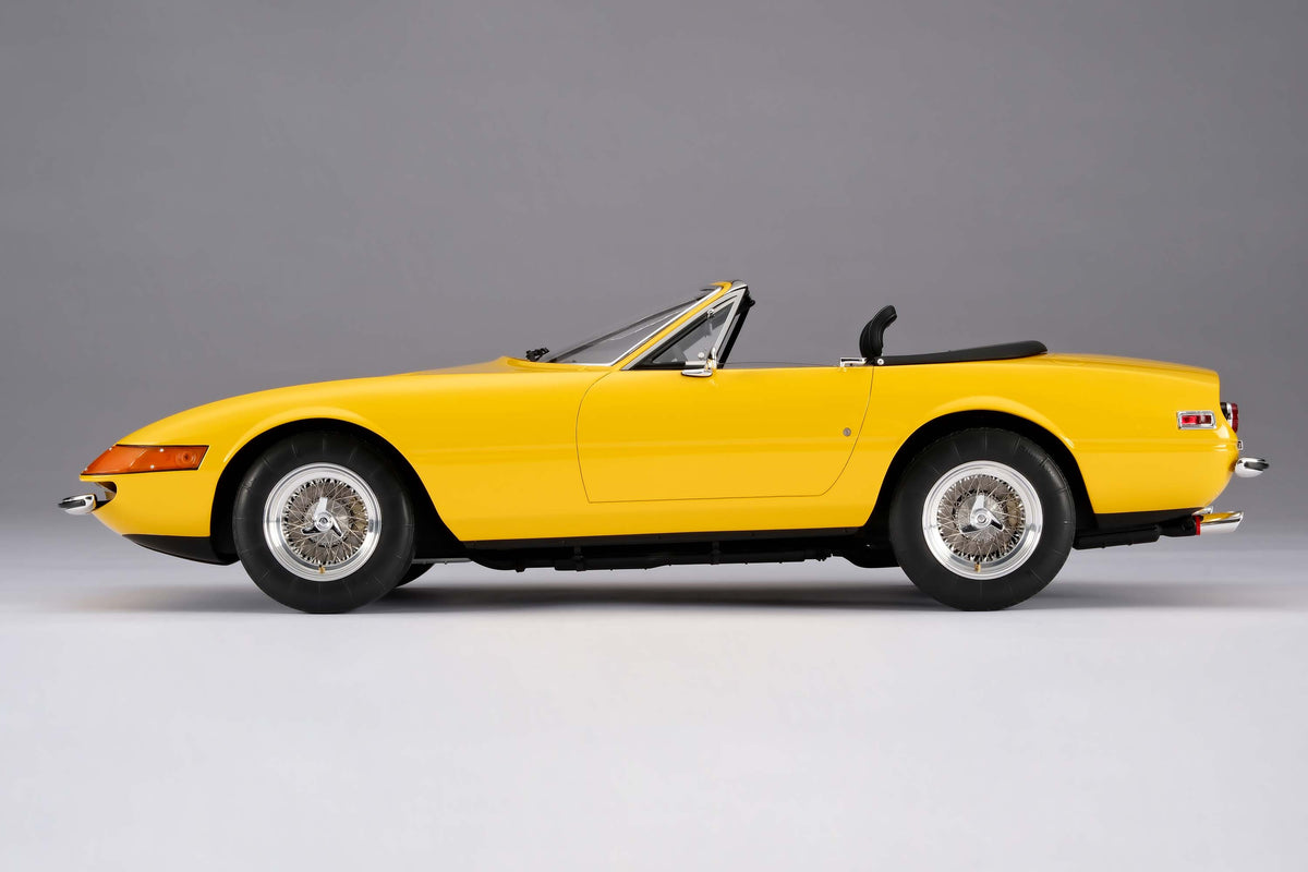 Ferrari 365 GTS/4 "Daytona" Spider (1969) - In Yellow - 1:8 scale