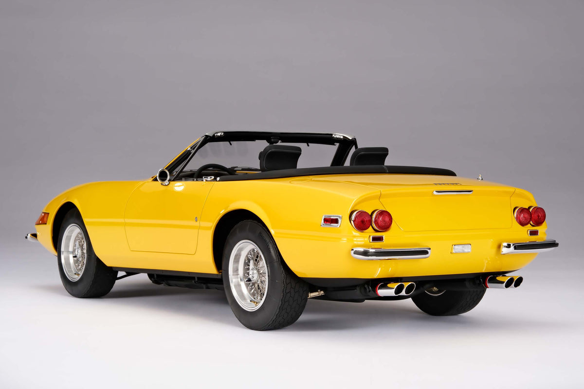 Ferrari 365 GTS/4 "Daytona" Spider (1969) - In Yellow - 1:8 scale
