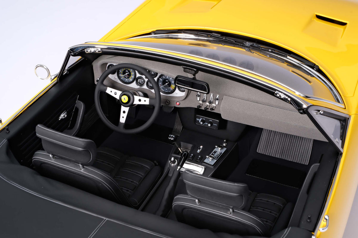 Ferrari 365 GTS/4 "Daytona" Spider (1969) - In Yellow - 1:8 scale
