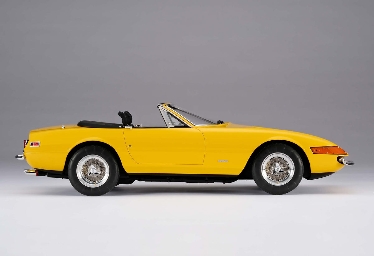 Ferrari 365 GTS/4 "Daytona" Spider (1969) - In Yellow - 1:8 scale