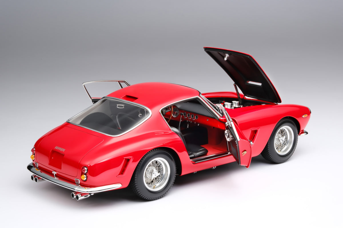 Ferrari 250 GT Berlinetta SWB (1961) - Limited Edition model at 1:8 scale by Amalgam Collection