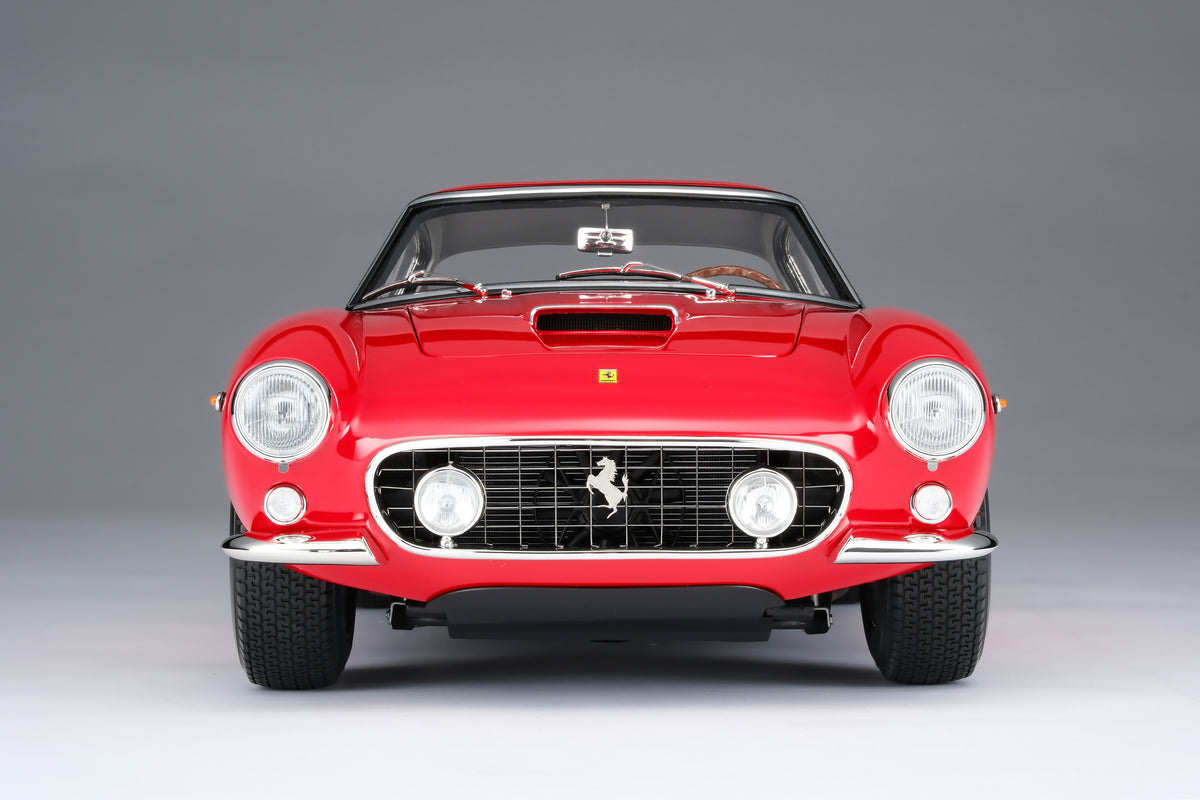 Ferrari 250 GT Berlinetta SWB (1961) - Limited Edition model at 1:8 scale by Amalgam Collection