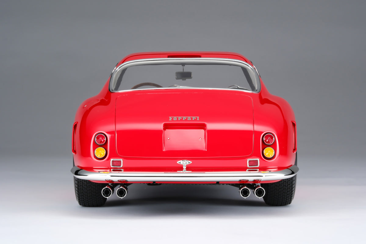 Ferrari 250 GT Berlinetta SWB (1961) - Limited Edition model at 1:8 scale by Amalgam Collection