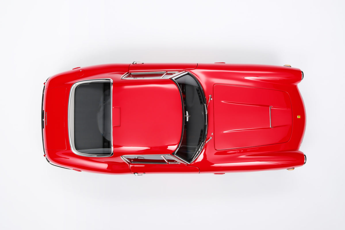 Ferrari 250 GT Berlinetta SWB (1961) - Limited Edition model at 1:8 scale by Amalgam Collection