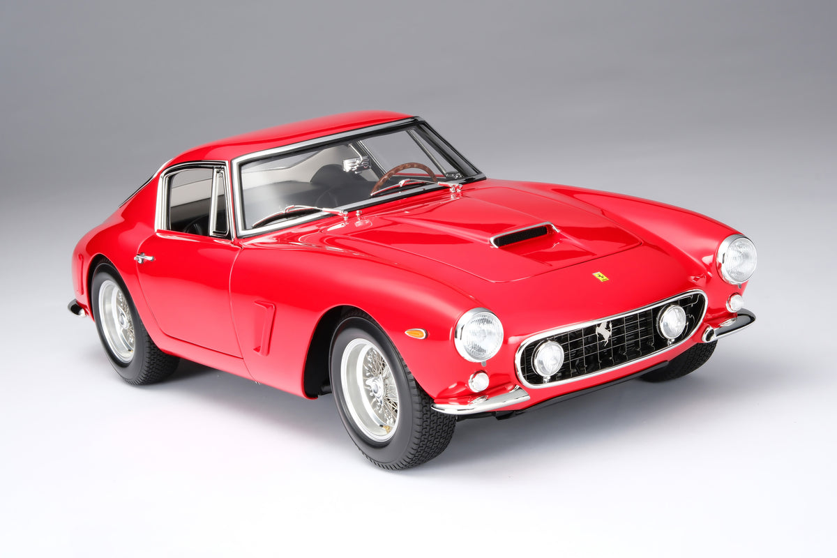 Ferrari 250 GT Berlinetta SWB (1961) - Limited Edition model at 1:8 scale by Amalgam Collection