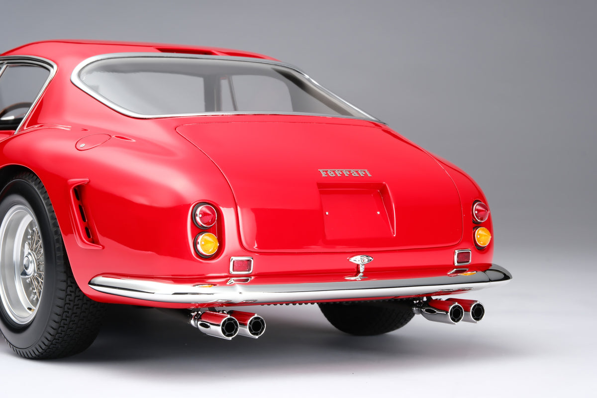 Ferrari 250 GT Berlinetta SWB (1961) - Limited Edition model at 1:8 scale by Amalgam Collection