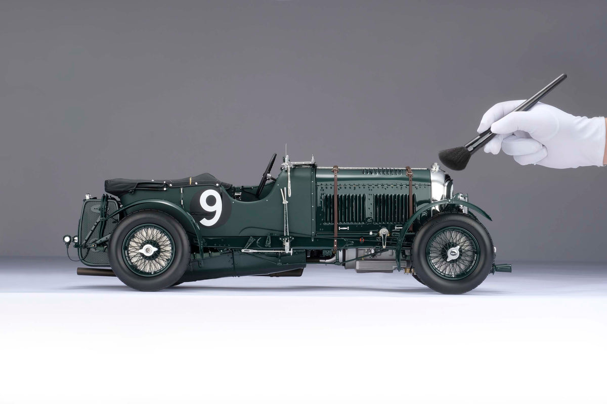 "1929 Bentley Blower" - 1930 Le Mans - Birkin & Chassagne - 1:8 scale model positioned on a light background.