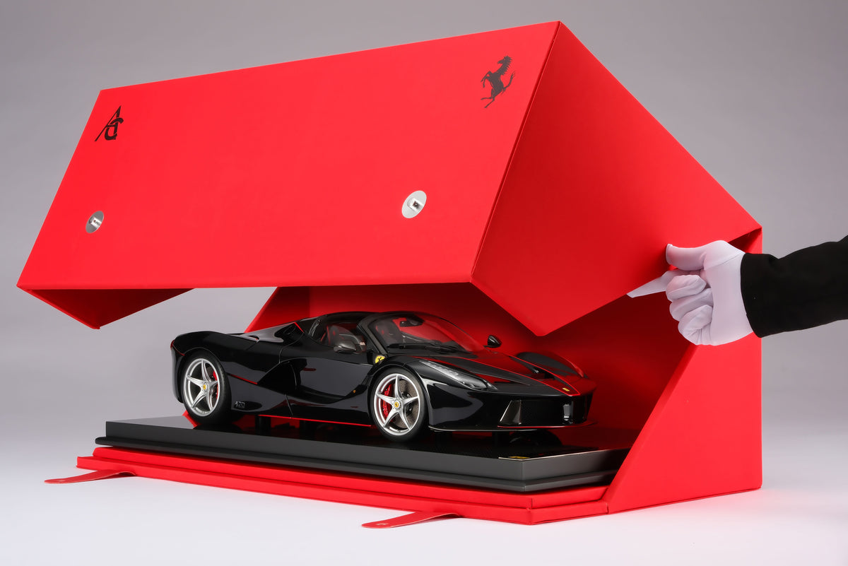 Ferrari LaFerrari Aperta (2016) - Black - 1:8 scale