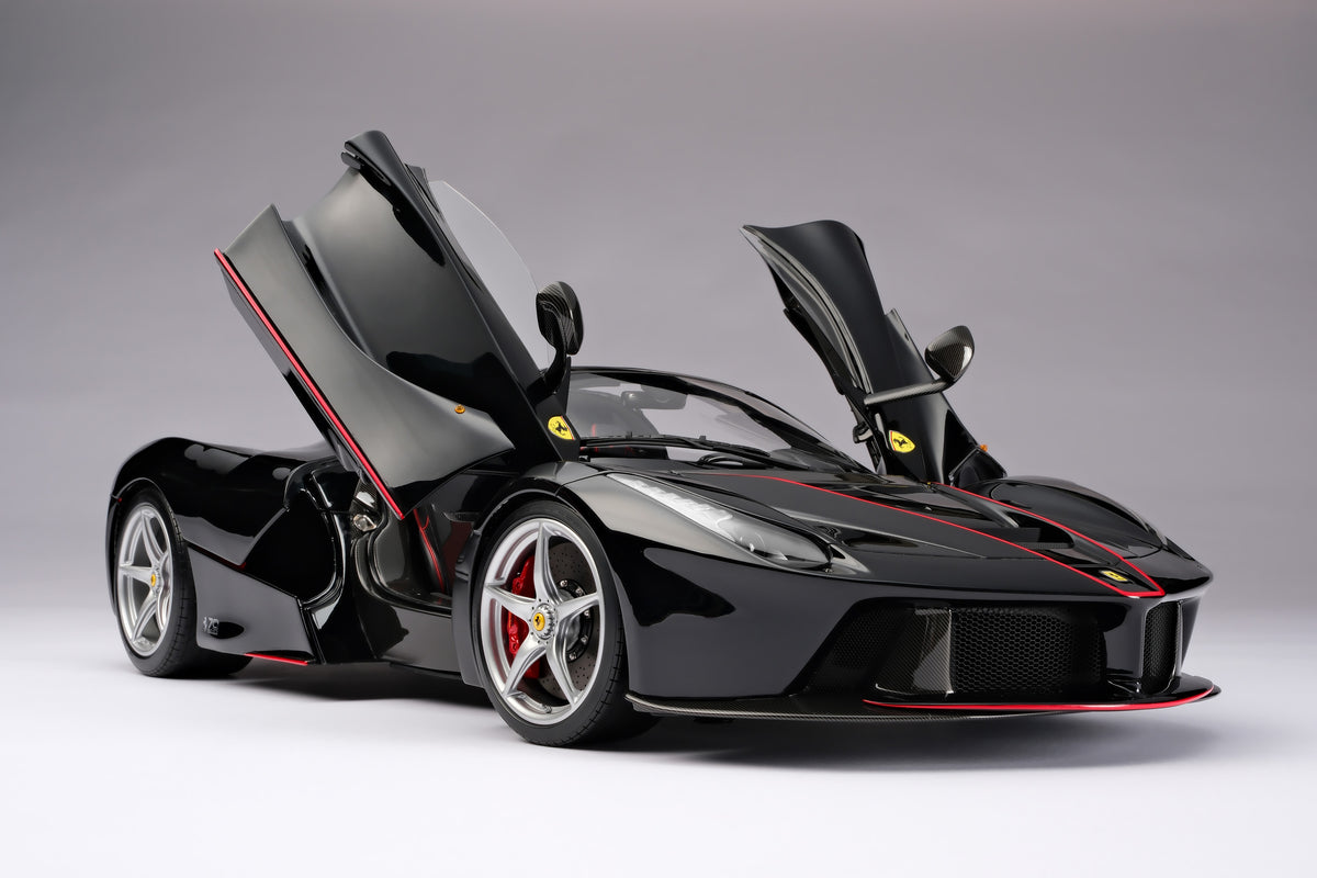 Ferrari LaFerrari Aperta (2016) - Black - 1:8 scale