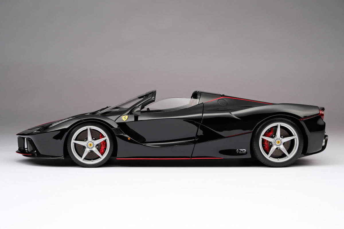 Ferrari LaFerrari Aperta (2016) - Black - 1:8 scale