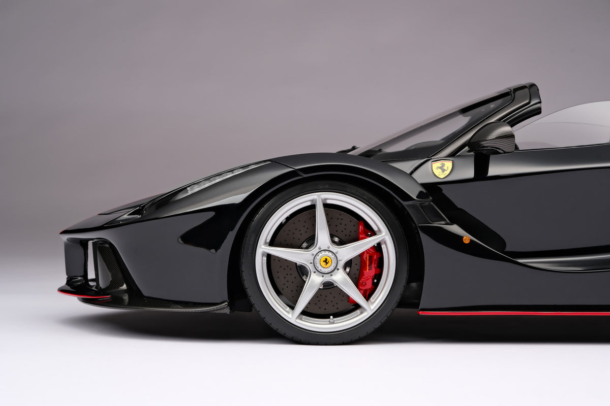 Ferrari LaFerrari Aperta (2016) - Black - 1:8 scale