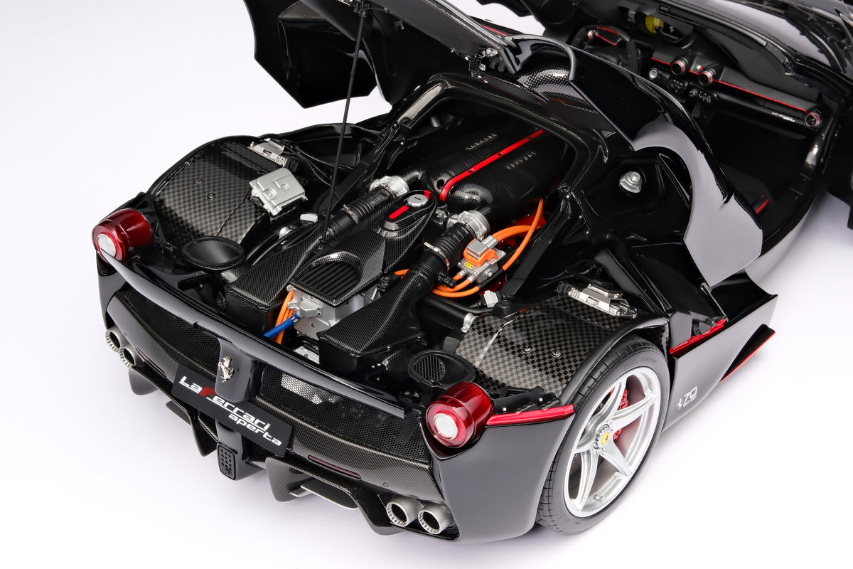 Ferrari LaFerrari Aperta (2016) - Black - 1:8 scale