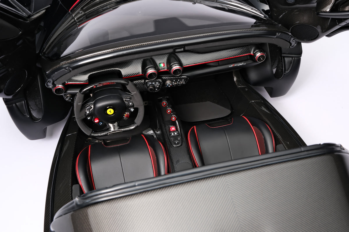 Ferrari LaFerrari Aperta (2016) - Black - 1:8 scale