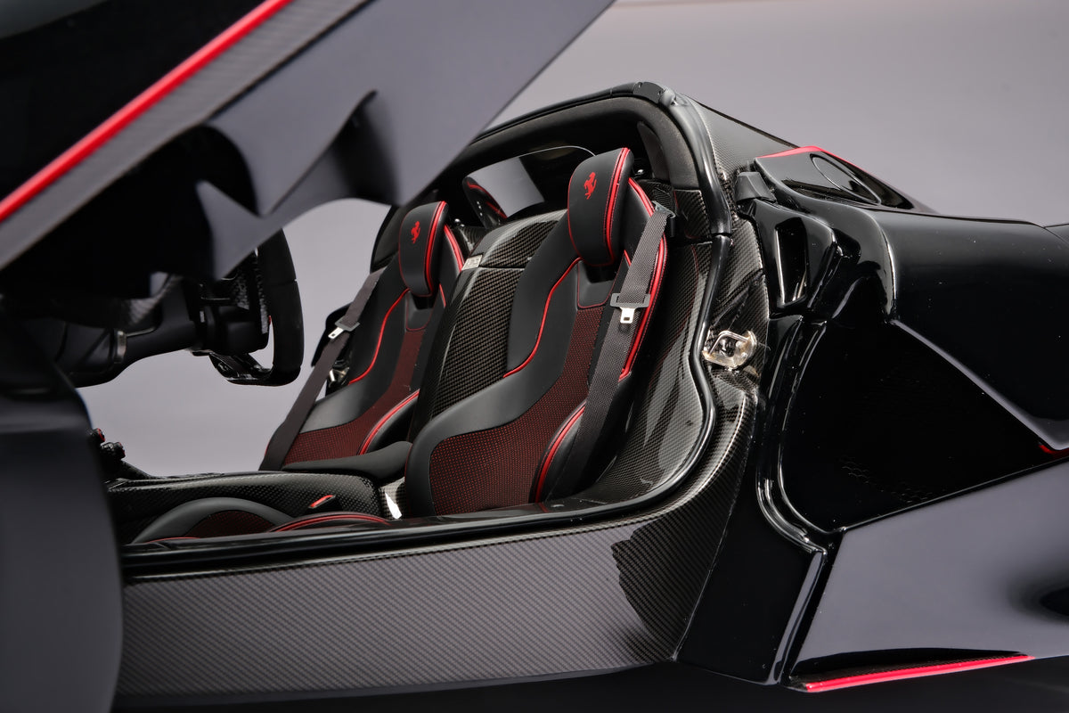 Ferrari LaFerrari Aperta (2016) - Black - 1:8 scale