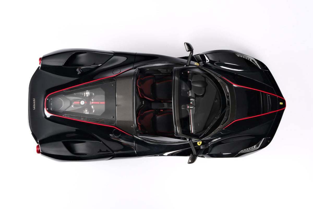 Ferrari LaFerrari Aperta (2016) - Black - 1:8 scale