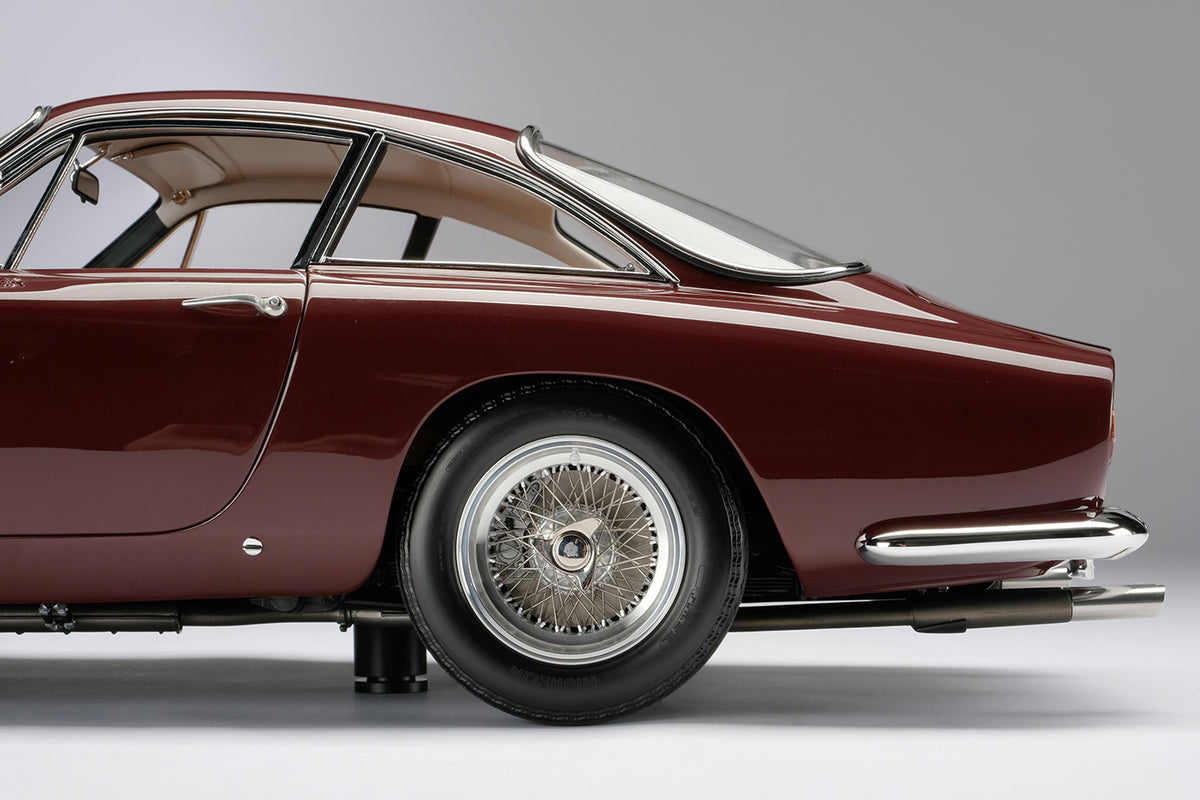 Ferrari 250 GT Lusso (1962) - Échelle 1:8