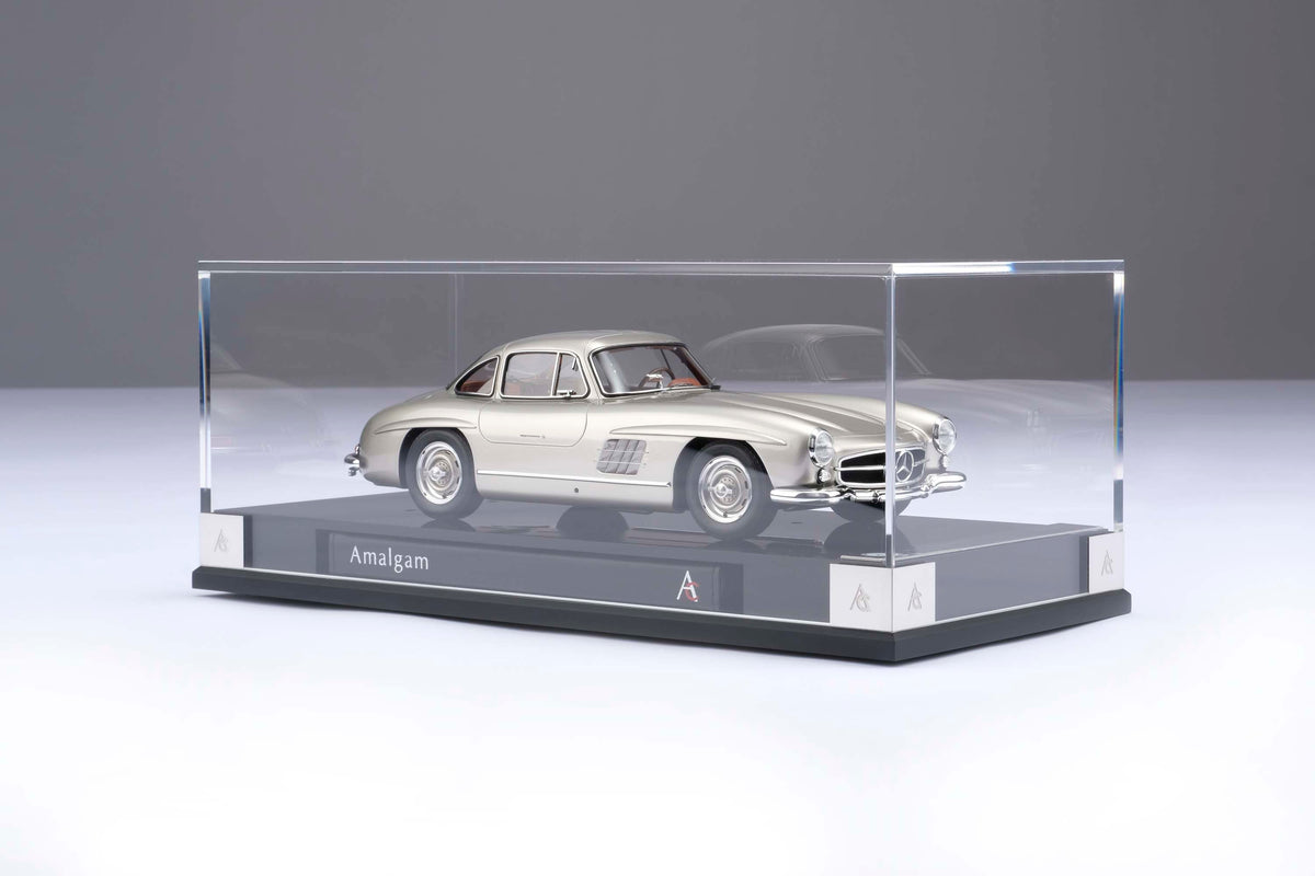 Mercedes-Benz 300 SL « Ailes de mouette » - Gris argenté métallisé - Échelle 1:18
