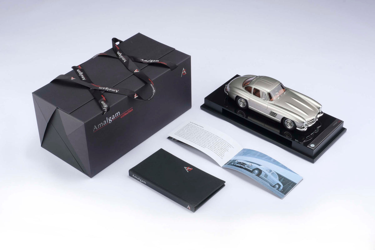 Mercedes-Benz 300 SL « Ailes de mouette » - Gris argenté métallisé - Échelle 1:18