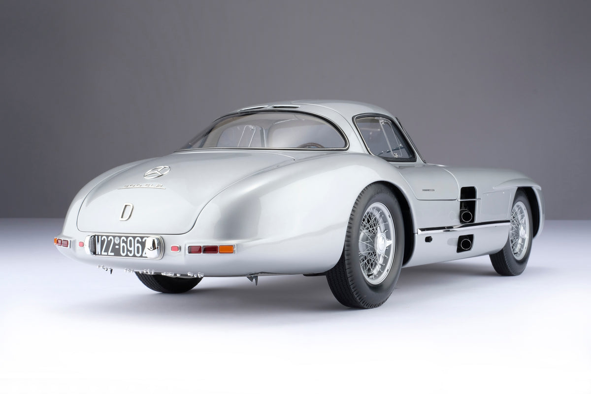 Mercedes-Benz 300 SLR Uhlenhaut Coupe (1955) - Gris argent métallisé - Échelle 1/8