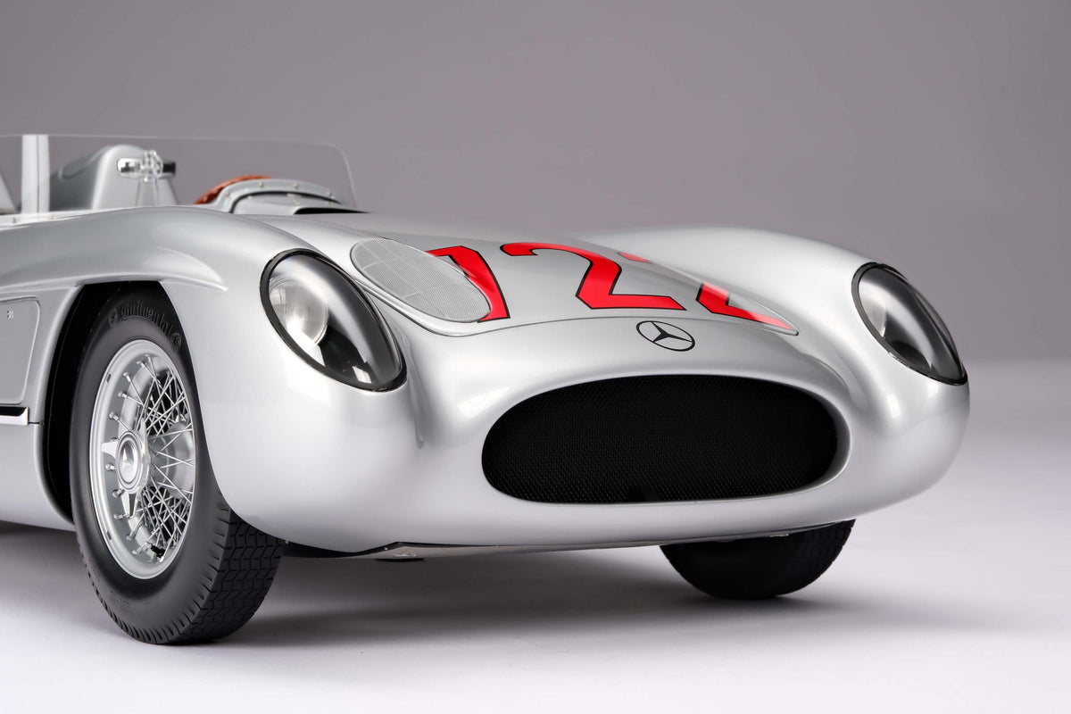 Mercedes-Benz 300 SLR - n° 722 - Vainqueur de la Mille Miglia 1955 - Stirling Moss et Denis Jenkinson - Échelle 1/8